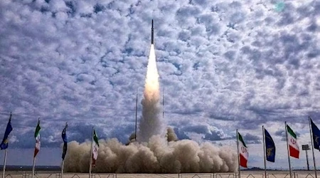 Irán lanza con éxito el satélite de investigación Chamran-1