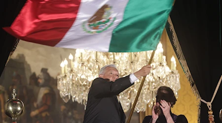 México celebró el 214 aniversario de su Independencia con el tradicional Grito en el Zócalo