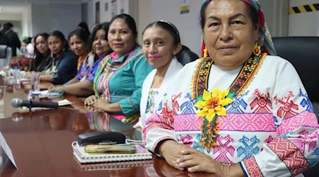 Indígenas mexicanas reciben premio por promoción de sus derechos